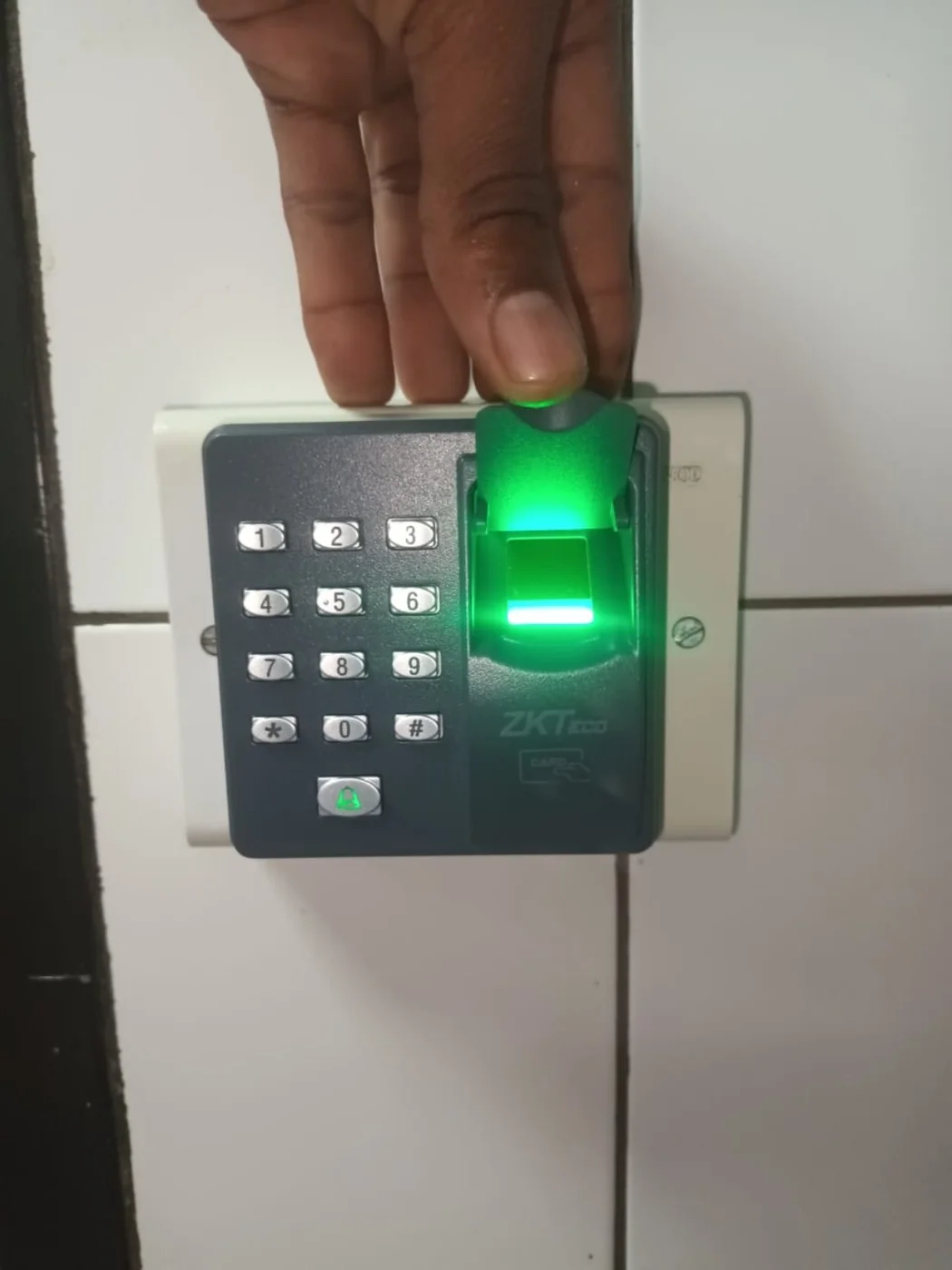 ZKTeco fingerprint access control device